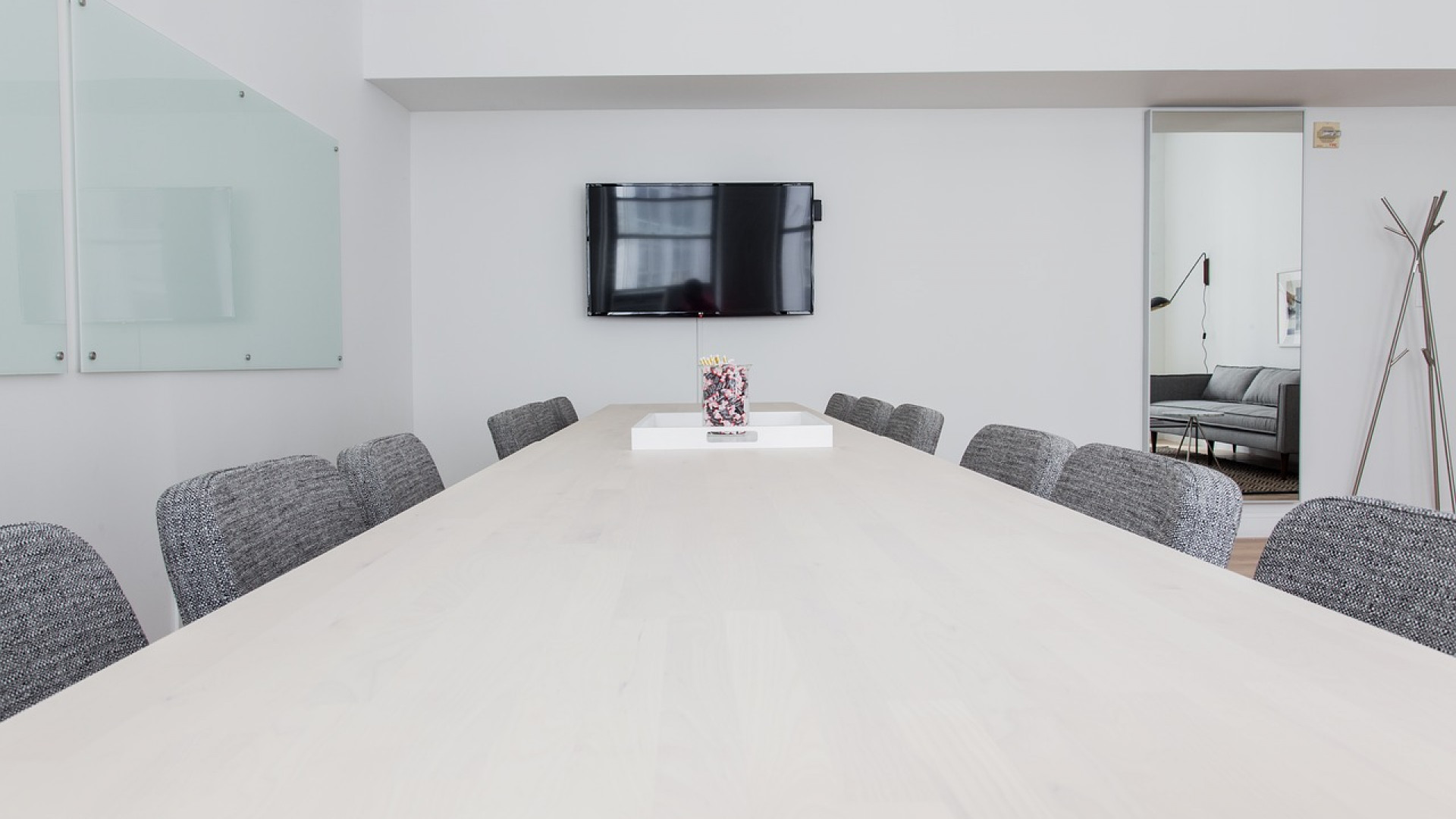Optimisez vos réunions avec une salle de réunion connectée !