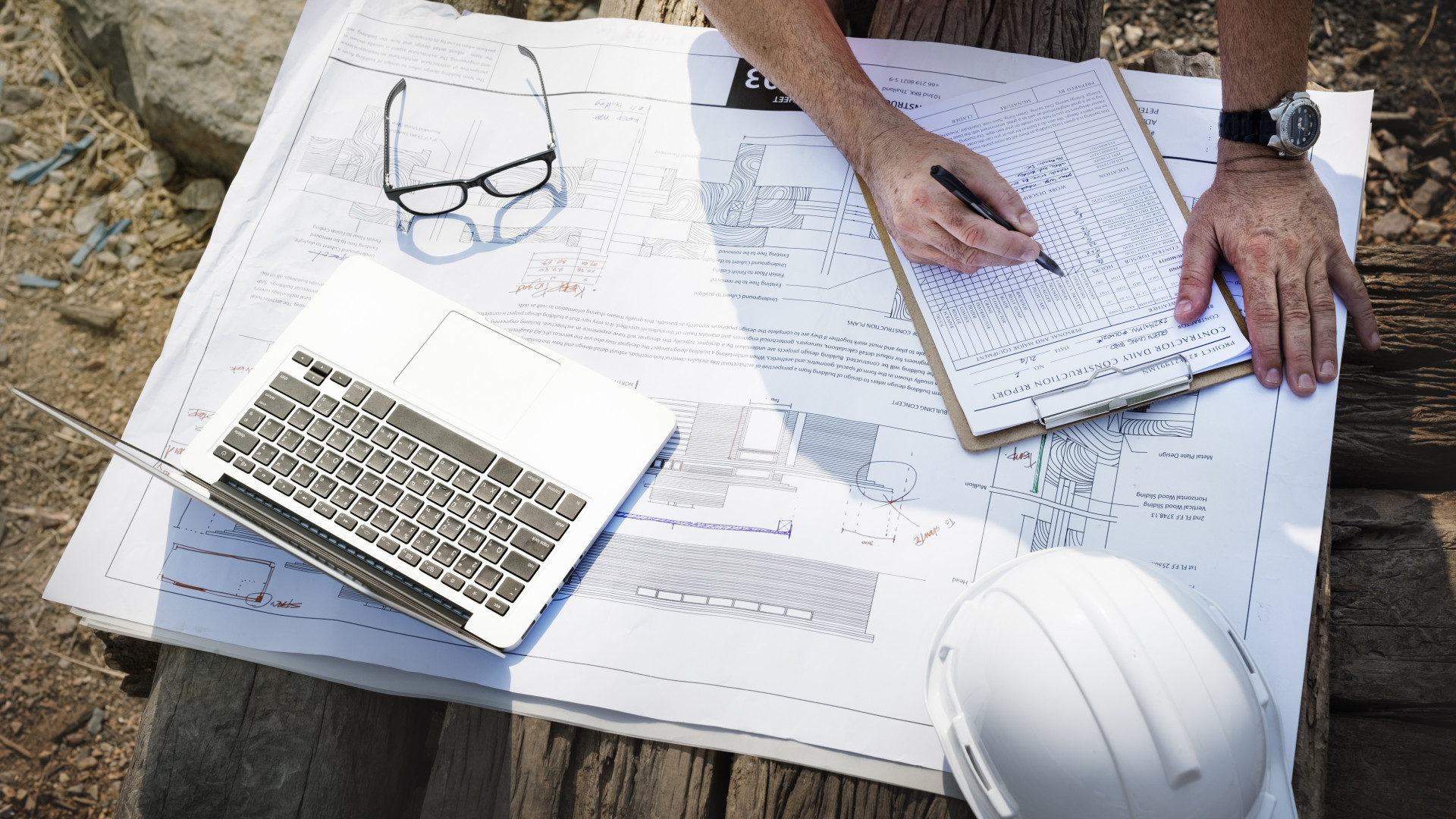 Comment lire et analyser un DCE efficacement ?